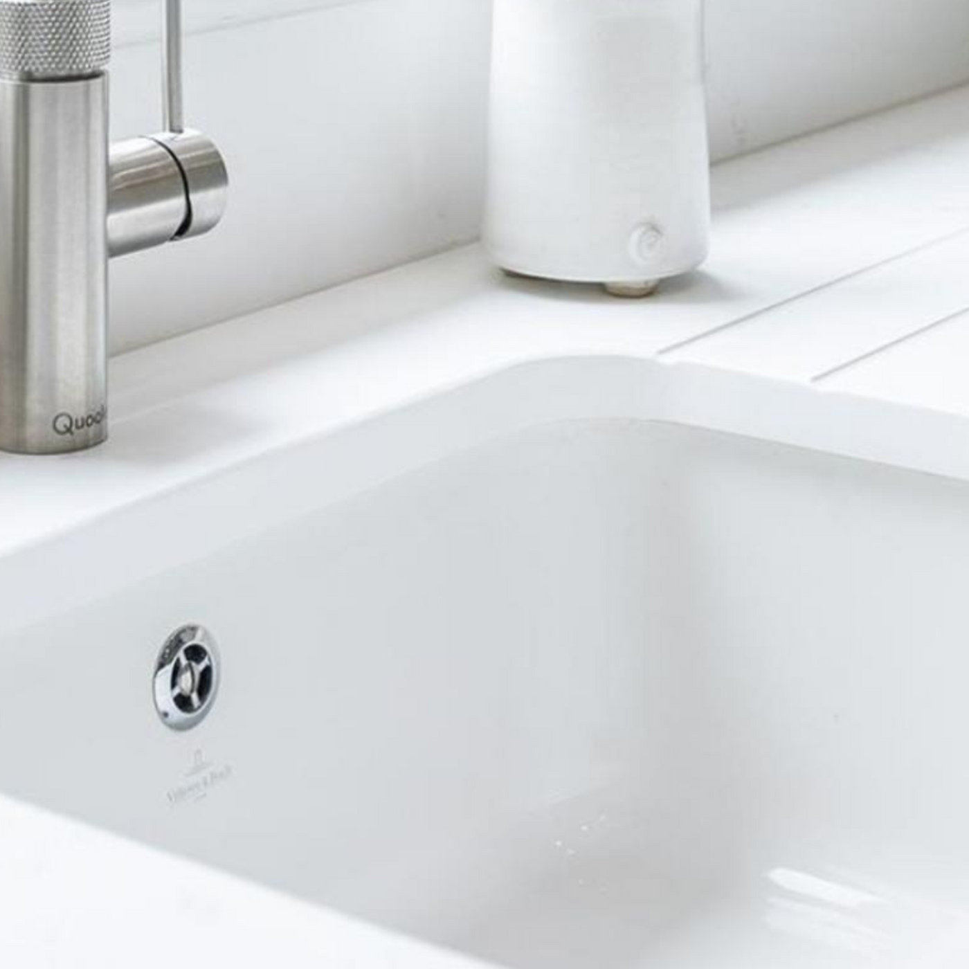 Evier sous-plan céramique blanc Villeroy & Boch CISTERNA 1 bac 550x440